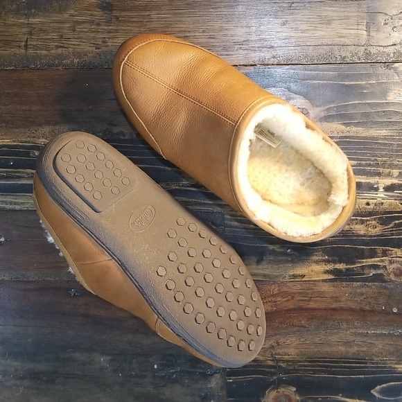 Cabelas leather and genuine shearling mens slippers size 10 like new condition - Picture 3 of 10